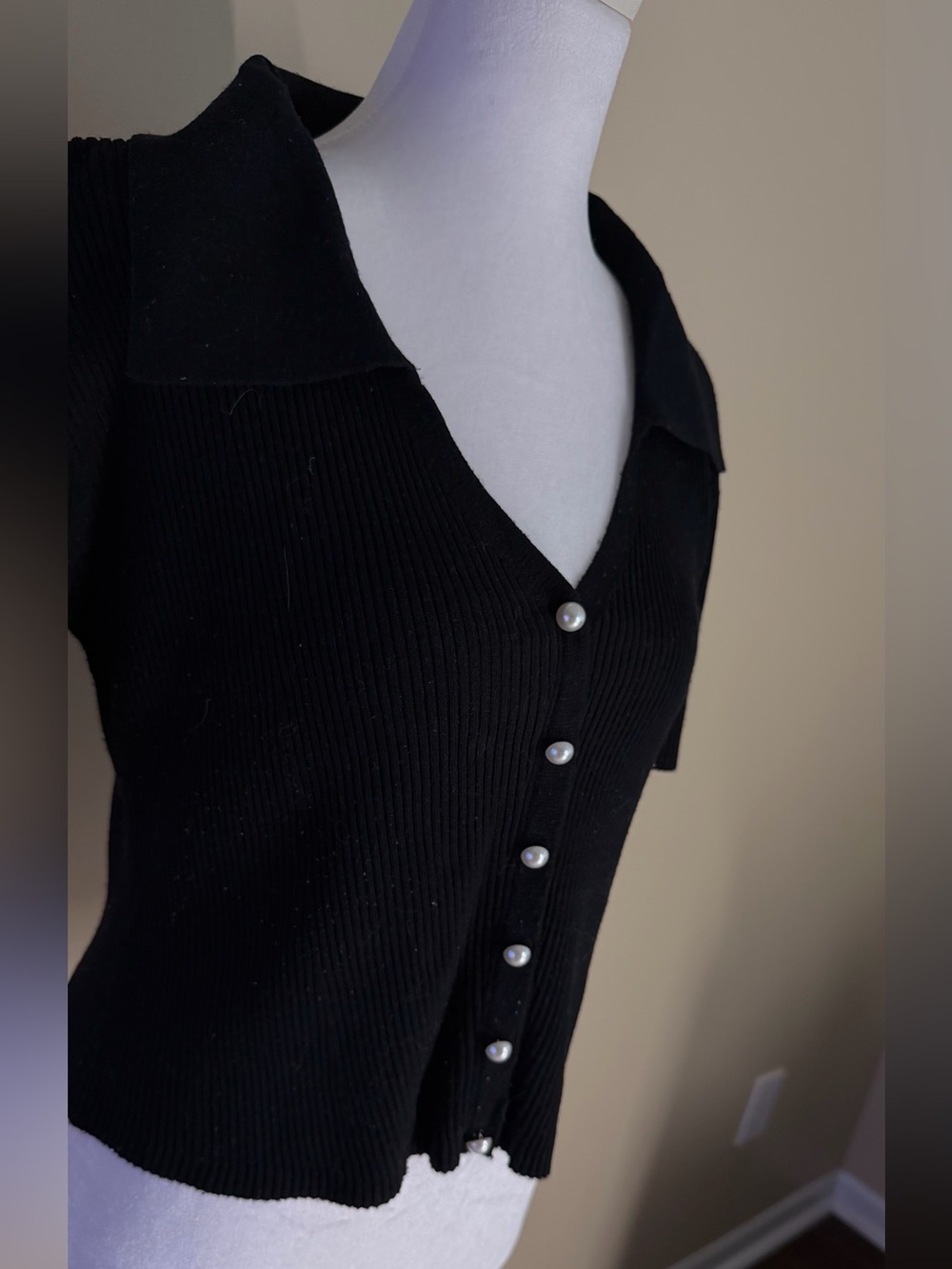 Black Ribbed Short Sleeve Cardigan with Pearl Buttons